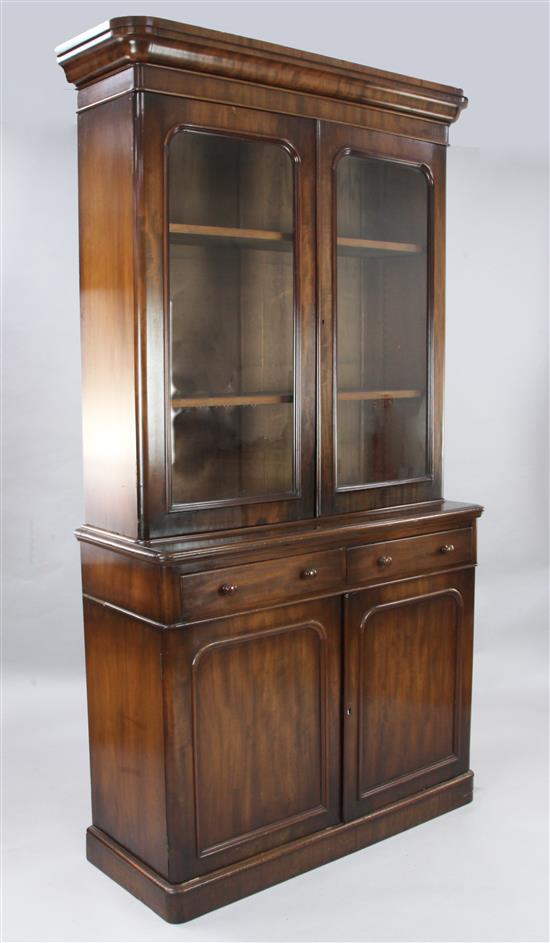 Victorian mahogany glazed bookcase(-)
